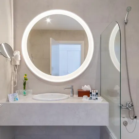 Aqua Natura Bay Hotel 4*